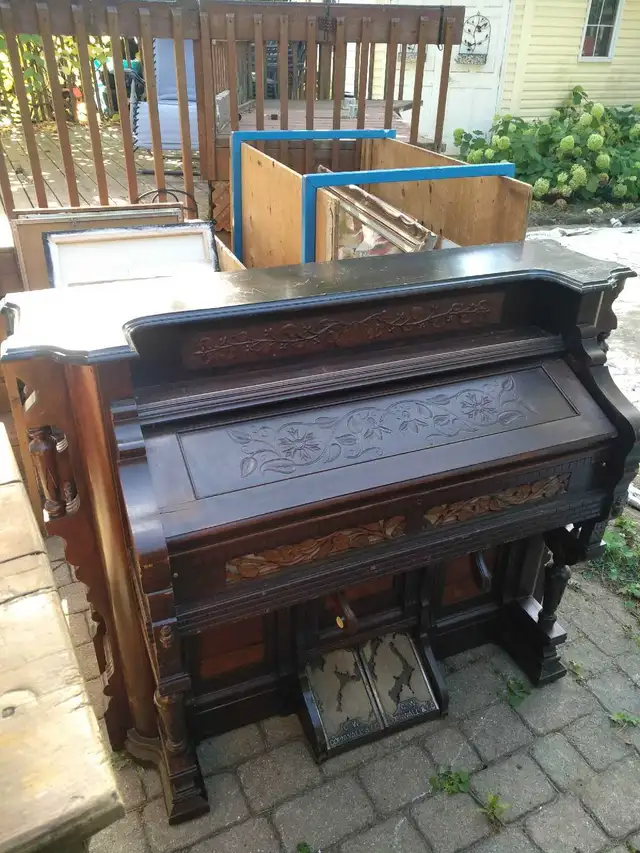 Harmonium à donner (Si c'est affiché, c'est disponible) in Pianos & Keyboards in Laval / North Shore - Image 6