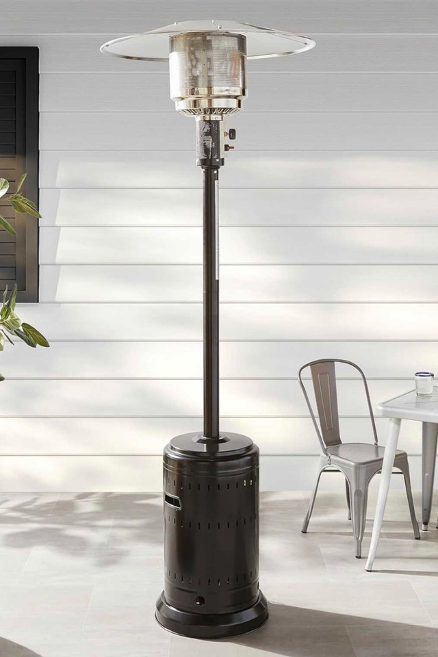 Amazon Basics Residential or Commercial Outdoor Patio Heater.  in Patio & Garden Furniture in Mississauga / Peel Region - Image 3