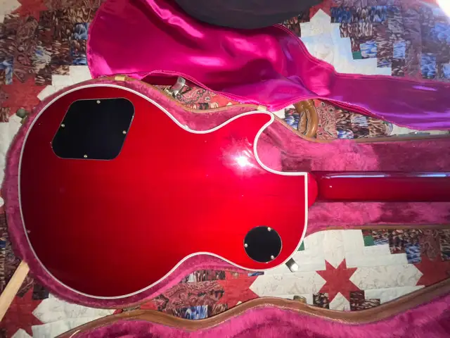 1992 Gibson les Paul custom sunburst flame top in Guitars in Owen Sound - Image 5