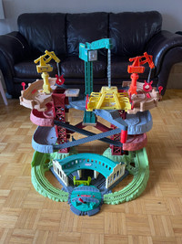 Thomas & Friends Multi-Level Track Set Trains & Cranes Super Tow
