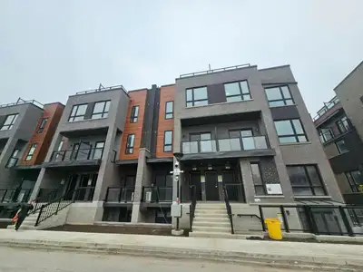 Newmarket TH for rent
