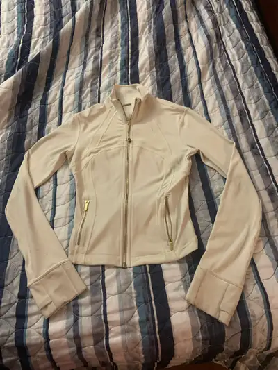Veste Lululemon Define Taille 4  Blanche avec fermeture éclair, View more