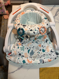 Foldable baby seat