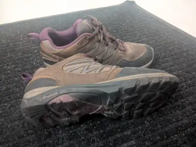 WindRiver Hiking Shoes Womens 6.5, View more