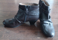 Women's shoes for sale (size 8/7.5)