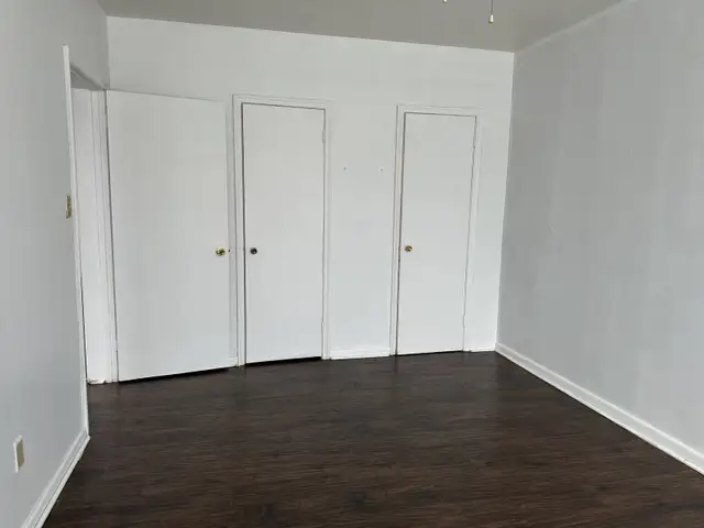 Spacious and bright 2 Bedroom Apartment in Royal York & Mimico