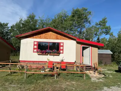 Tagish, dry cabin 24x24, 1 bedroom with queen bed, comes fully furnished with bedding, has electrici...