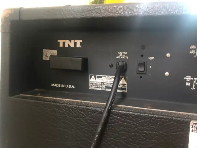 Ampli Basse 15": Peavey TNT 115 BW in Amps & Pedals in Sherbrooke - Image 6