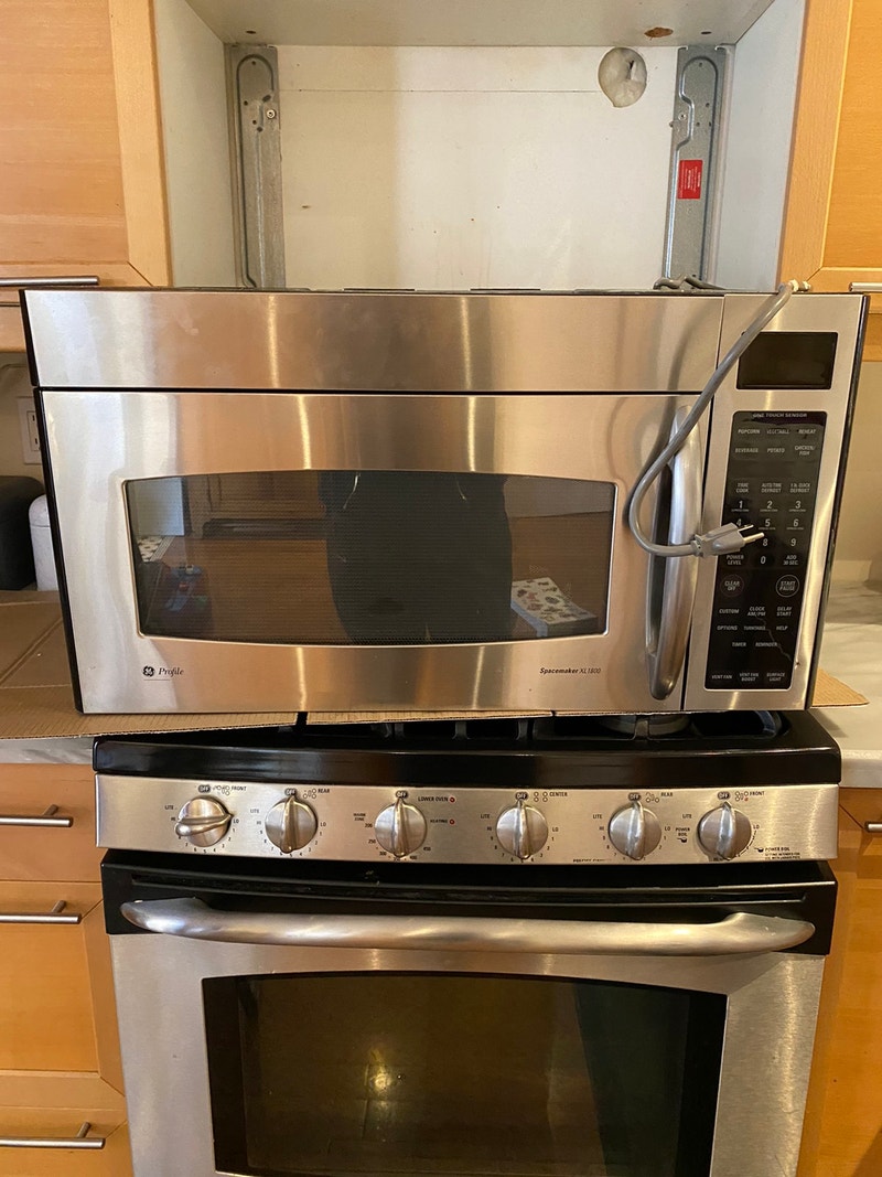 G&E profile Spacemaker XL 1400 microwave for over range Microwaves