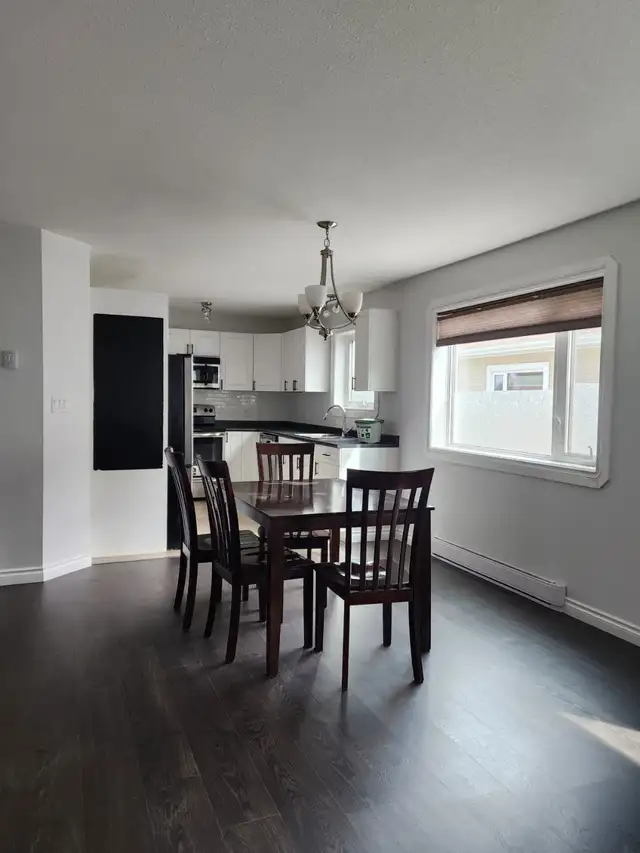 Beautiful Modern 3 bed 2 bath townhouse style condo for rent in Long Term Rentals in Whitehorse - Image 5