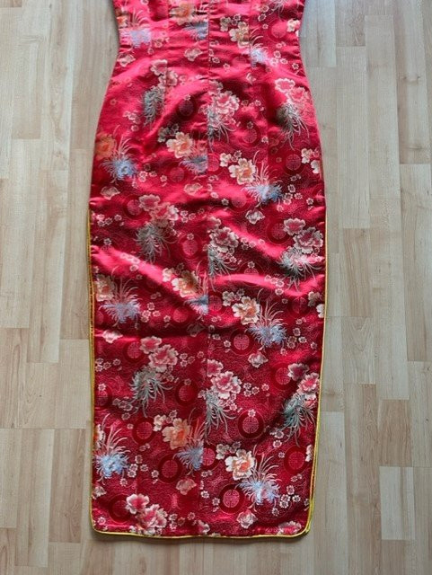 Chinese Red Cheongsam Qipao Dress - Size 6 in Women's - Dresses & Skirts in Burnaby/New Westminster - Image 4