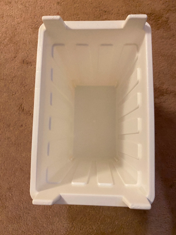 Brand New garbage Bins with corner posts to hold bags securely in Storage & Organization in Mississauga / Peel Region - Image 3