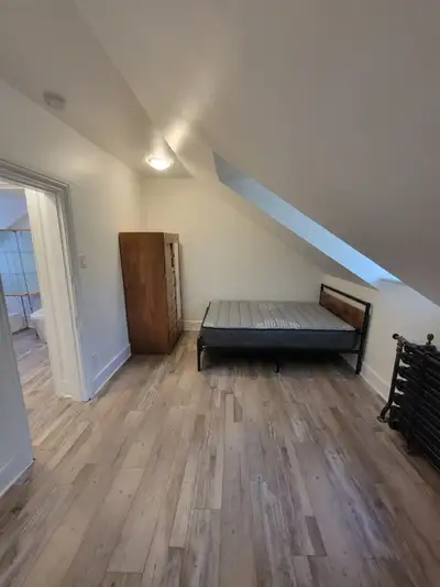 Sept. 1st - All-inclusive studio in Sandy Hill - 1 min to UofO