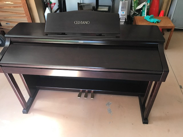 Electric Piano in Pianos & Keyboards in Kitchener / Waterloo