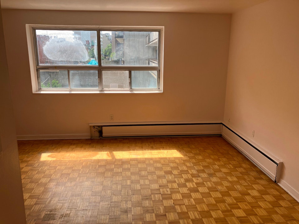 Centretown Bachelor/Studio Apartment for Rent (192 Somerset W) 2