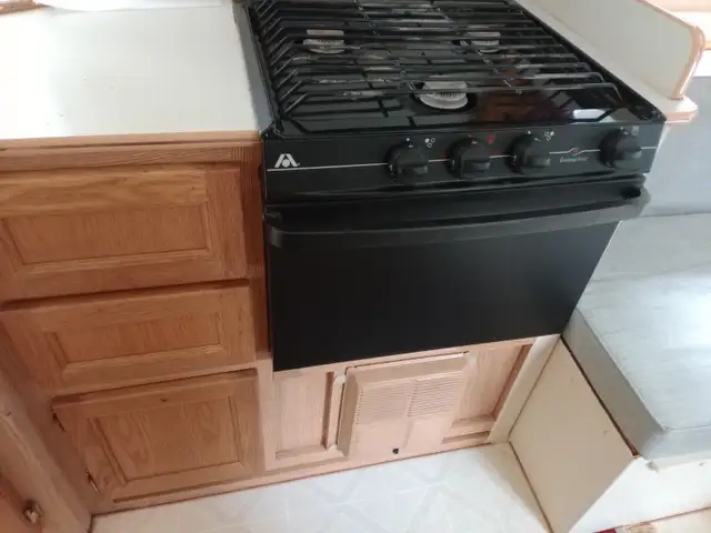 22 ft class C motorhome in RVs & Motorhomes in Sunshine Coast - Image 7