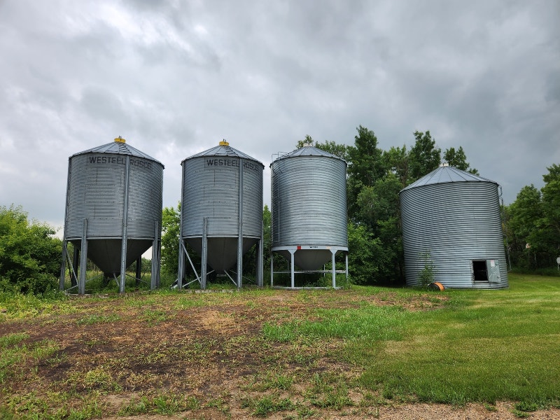 Bins for sale Other Business & Industrial Saskatoon Kijiji