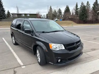 Very clean family van in good shape Pros: New alternator New battery New bearings Tires are 2 years...