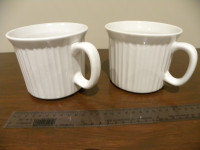 Deux très grosses tasses en céramique Corning Ware