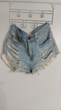 AMERICAN EAGLE OUTFITTERS DISTRESSED CUT-OFFS (size 4/S)
