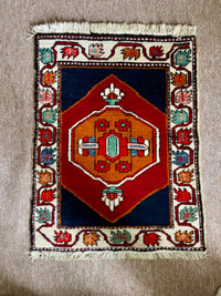 Vtg Hand Knotted Turkish Rug , Carpet 27x33"