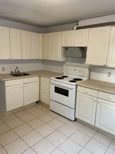 NEWLY RENOVATED 1 BEDROOM APARTMENT FOR RENT