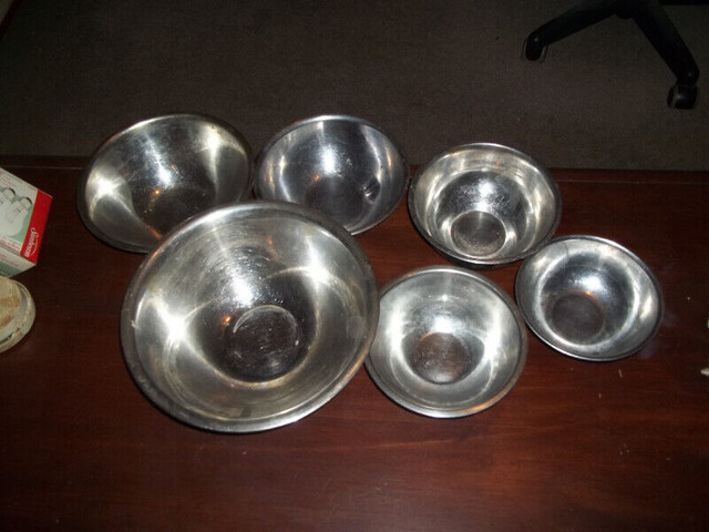 6 metal bowls in Other in Sarnia