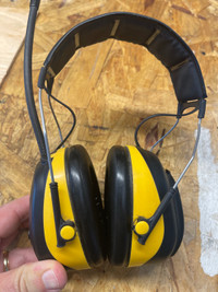  AM/FM 3M Hearing Protection 