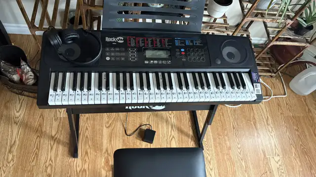 keyboard piano in Pianos & Keyboards in Cole Harbour - Image 3