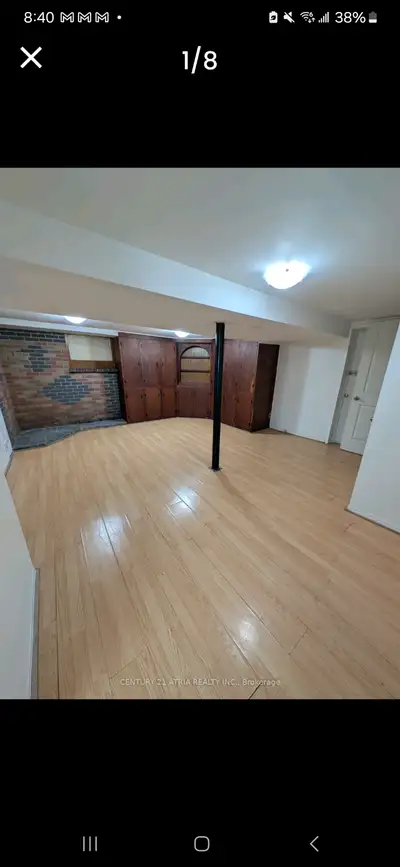 Richmond hill (Yonge/Major MacKenzie)bachelor basement apartment