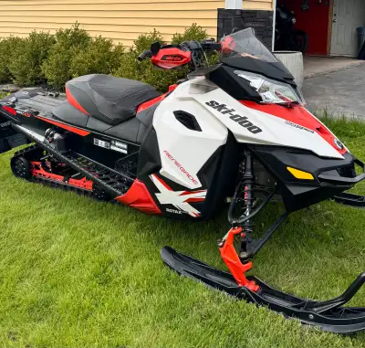 Mint condition. Less then 5k miles on both sleds. Trailer is a 2022 Sno Pro with less then 5000km on...