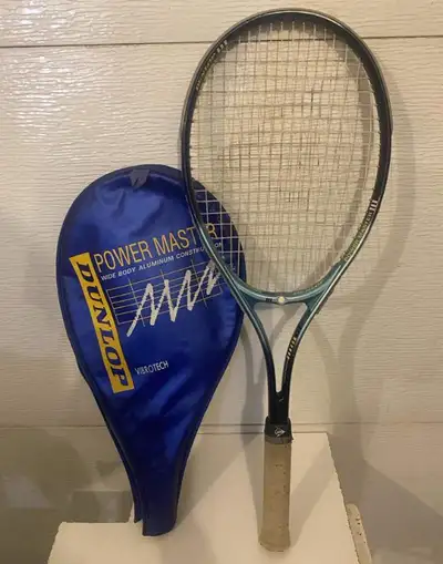 Raquette de tennis Dunnlop en excellente état
