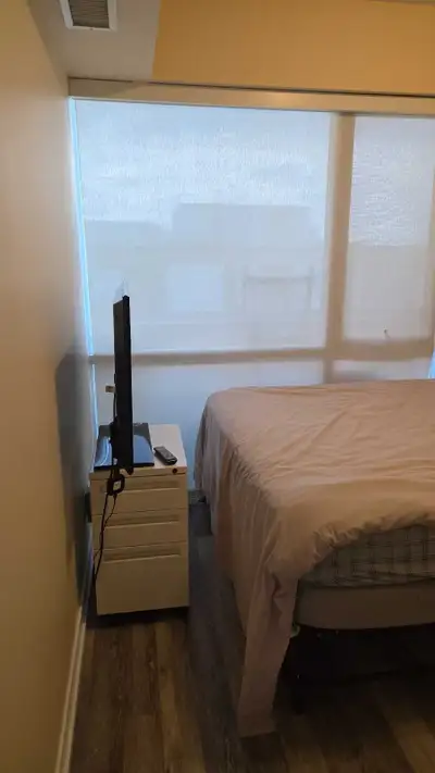 Furnished Weekday Room for Rent – No Weekends – Regent Park, Toronto A clean, fully furnished room i...