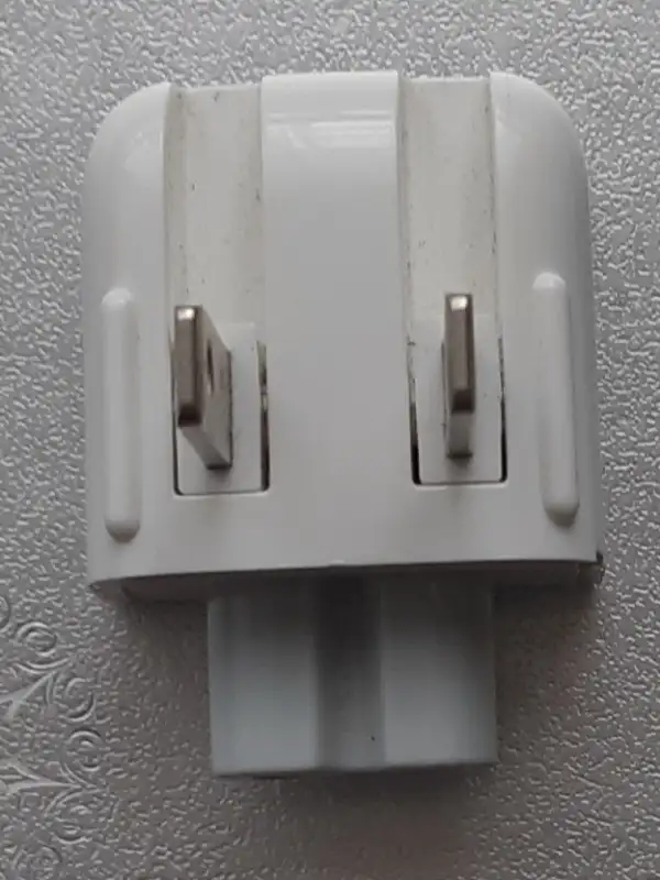 Apple MagSafe Power Adapter in Laptop Accessories in City of Toronto - Image 3