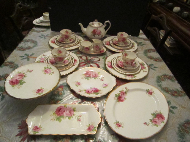 Royal Albert AMERICAN BEAUTY china set, Service for 4 in Arts & Collectibles in Saint John