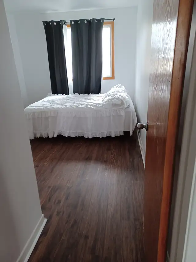 Apt 4 1/2 - Meublé/Furnished63849107894273123
