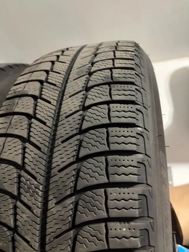 4 Black Glossy Rims 18” mounted on Michelin X-Ice Xi3 Tires in Tires & Rims in Kitchener / Waterloo - Image 4