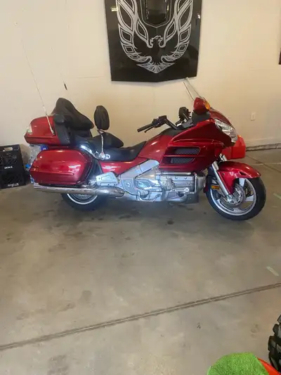 2008 Honda Goldwing GL1800AD. This bike features loads of options including, ABS, linked breaking sy...