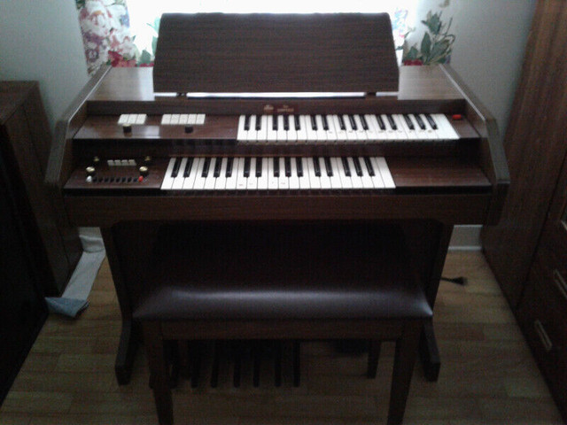 Organ, ONLY $100.00 or give me an offer. in Pianos & Keyboards in Cornwall