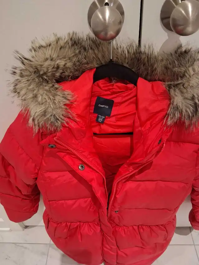 Gap Girls Winter Coat in Kids & Youth in Ottawa - Image 4