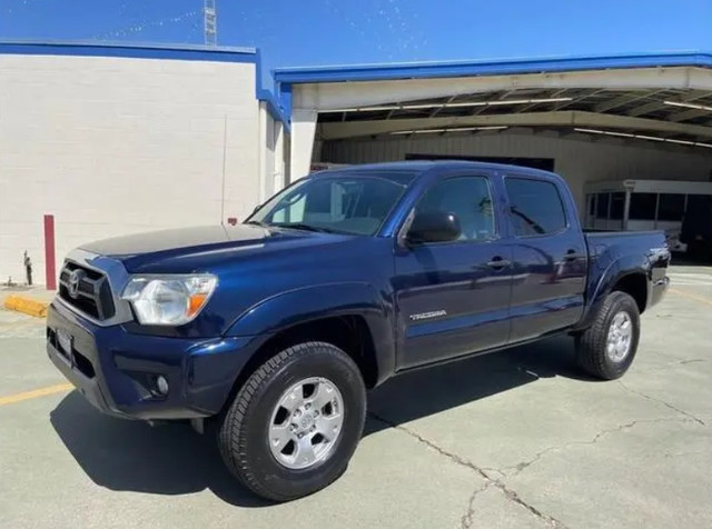 2011 Toyota Tacoma V6 in Cars & Trucks in Winnipeg
