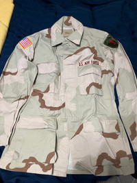 US army combat coat desert camo is Air Force with patches