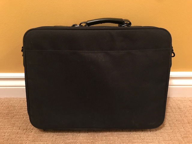 Targus Angel Slim Laptop Briefcase w Shoulder Strap in Laptop Accessories in Markham / York Region - Image 3