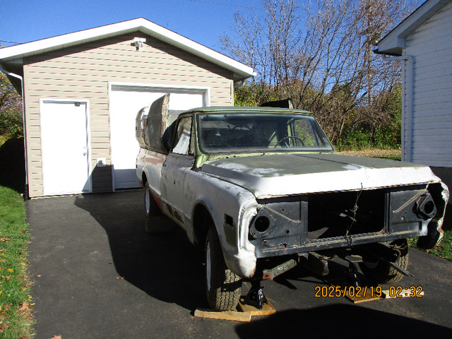 1970 chev truck and 1968 gmc spare parts truck in Cars & Trucks in Renfrew - Image 4