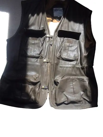 Mens' Safari Vest**Style 'Cargo' pour Homme in Men's in Laval / North Shore - Image 5