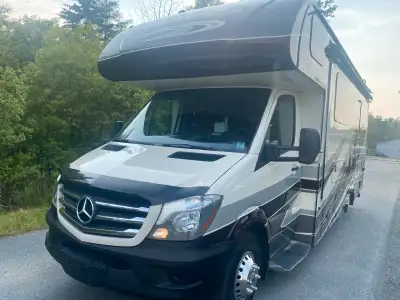 Very well maintained Mercedes chassis with Diesel engine. 22k miles, recent oil change, new front ti...