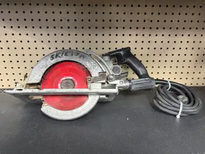 Skilsaw Model 77 Wormdrive Circular Saw Item # 177659 In good working condition! For more power tool...
