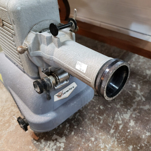 Vintage Viewlex Projector in General Electronics in Hamilton - Image 4