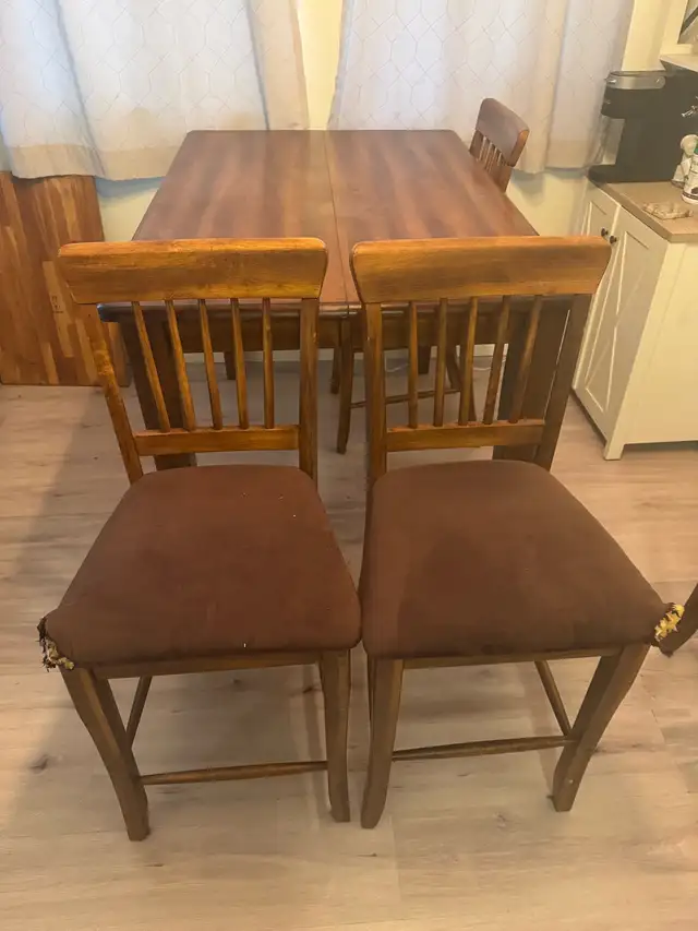 Counter Height Dining Room Table Set in Dining Tables & Sets in Hamilton - Image 4