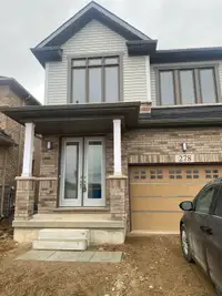 Brand new house for lease in Cambridge 